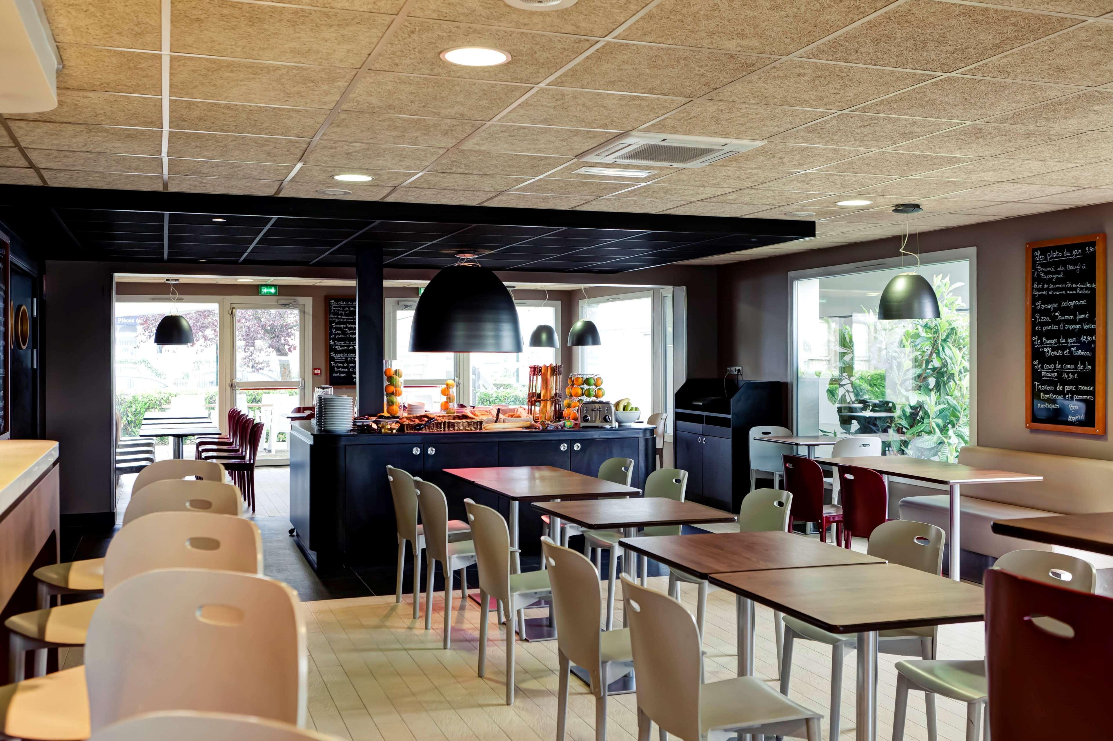 Campanile Creteil - Bonneuil Sur Marne Hotel Екстериор снимка