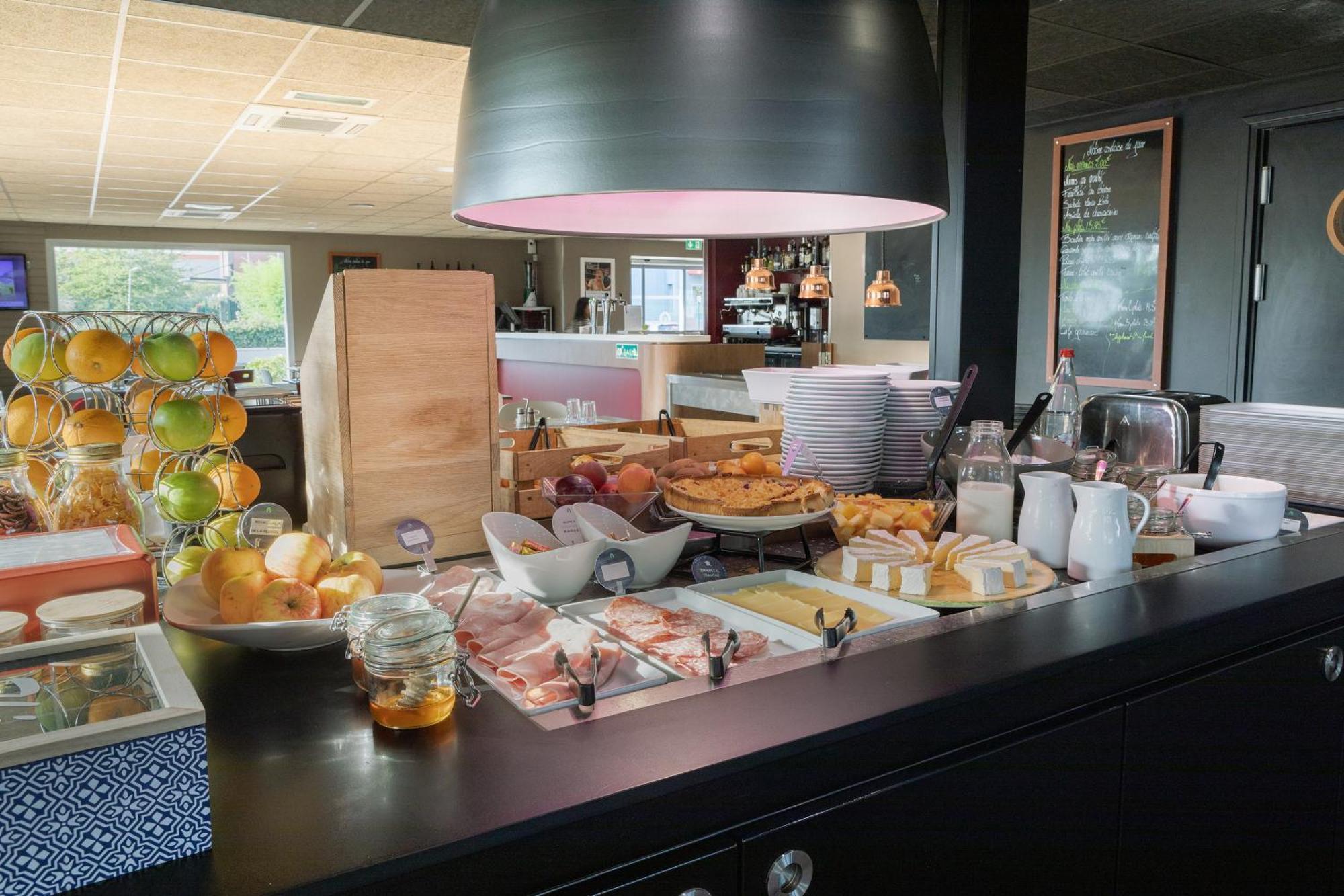 Campanile Creteil - Bonneuil Sur Marne Hotel Екстериор снимка