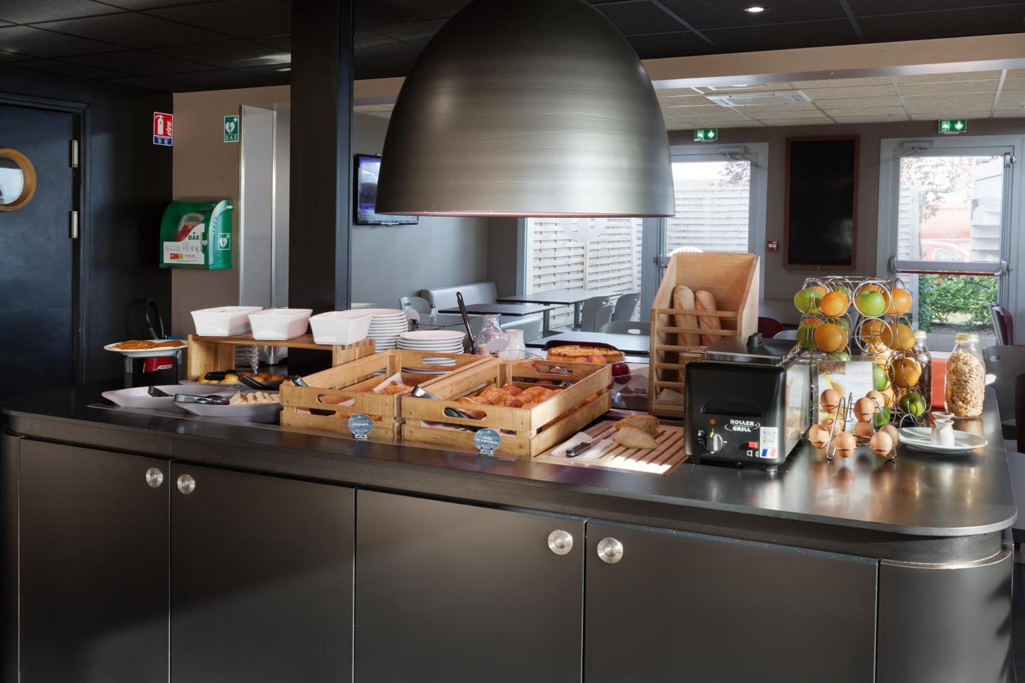Campanile Creteil - Bonneuil Sur Marne Hotel Екстериор снимка